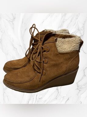 Madlove Women's Tan faux Suede Ankle wedge Booties size 8.5